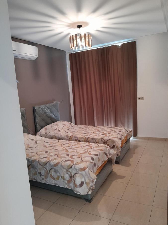 Numero 48 Dans Avec Piscine Apartment *